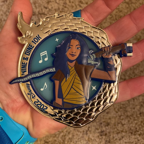 RunDisney 2022 Wine and Dine 10k Medal - Picture 7 of 7